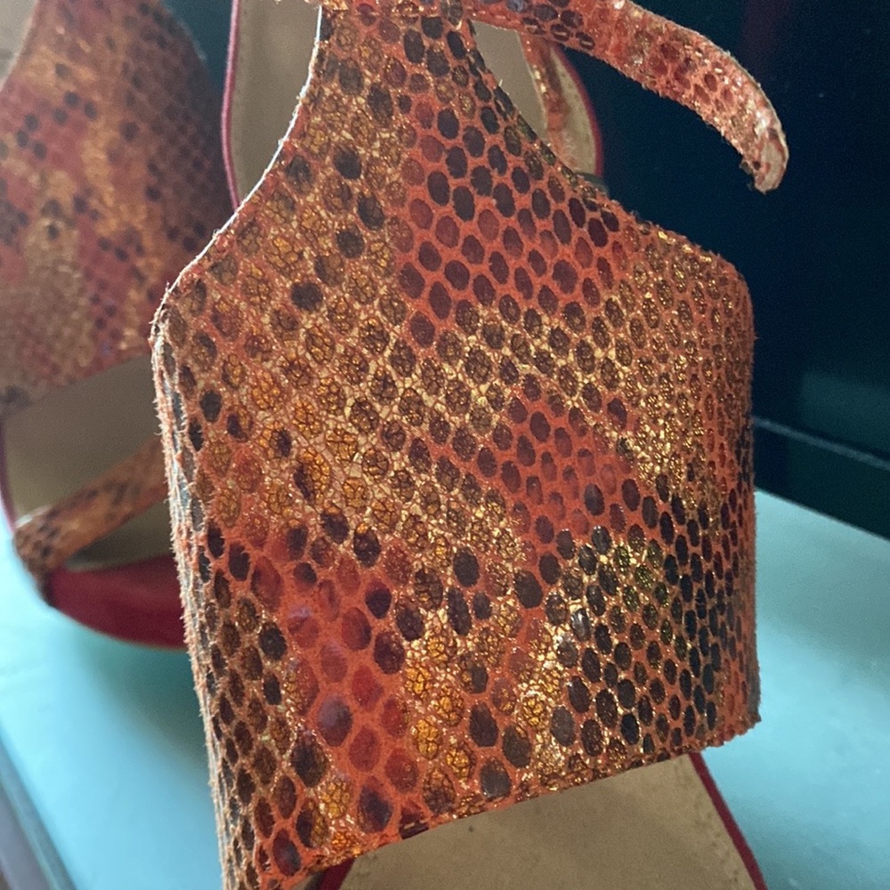 Red snake print BeBe heals